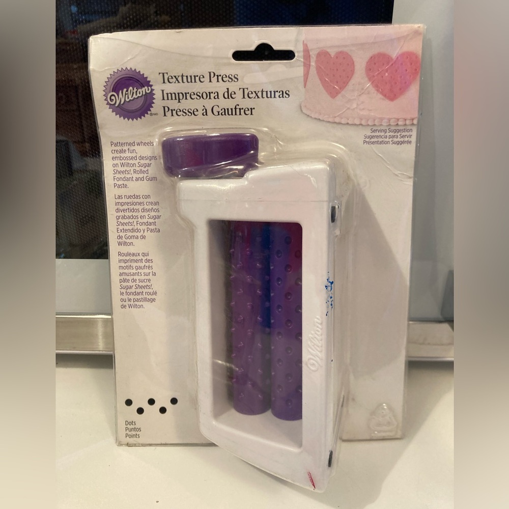 New Wilton Texture Press Dot Fondant Decorating Cake
